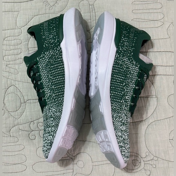 NIB APL Techloom Breeze Sneakers Sz 7.5 Great Green/Peppermint/Ombre - Picture 2 of 8